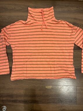 Carve Designs Bodie Funnel neck light sweatshirt size XL coral & sand stripes